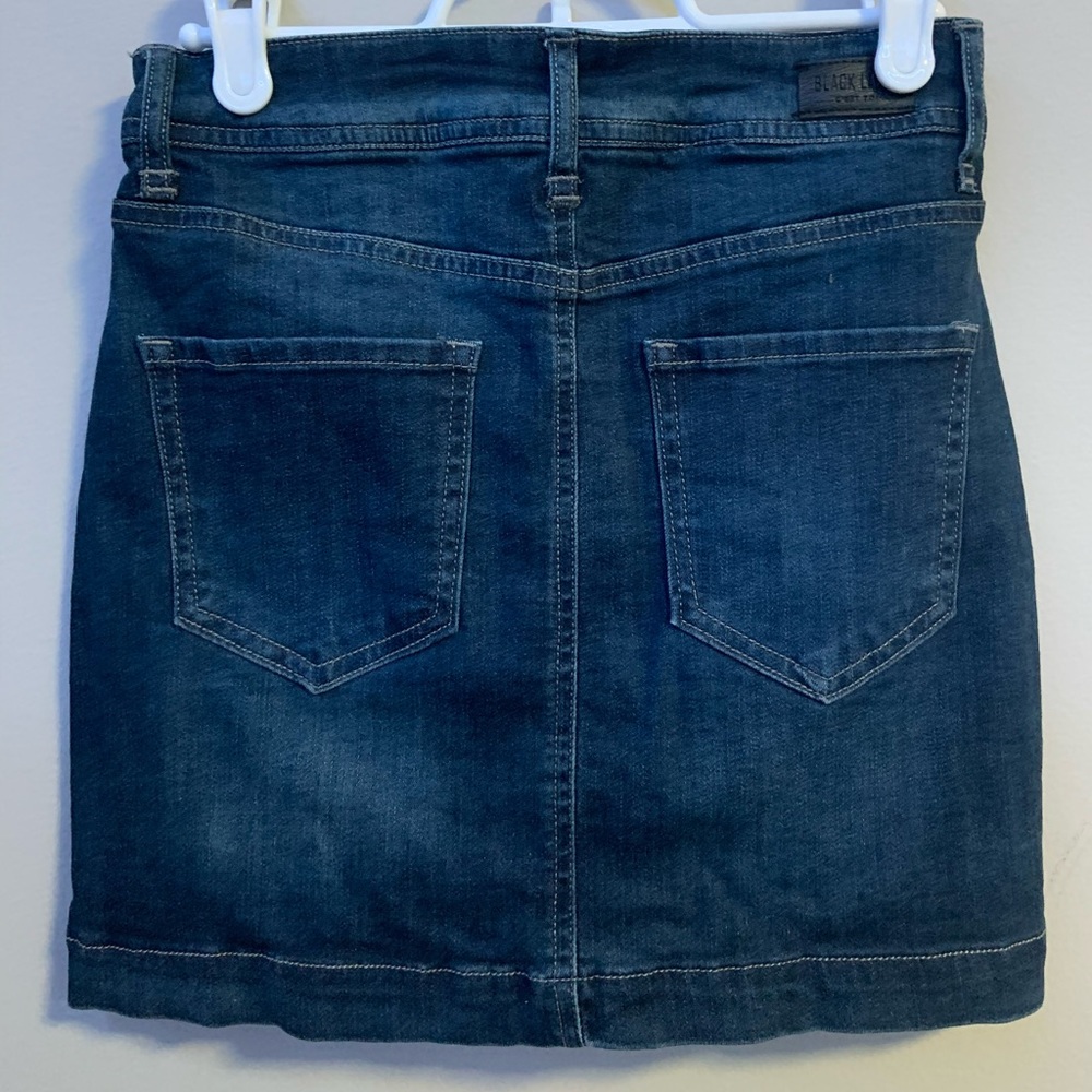 Clothes - Picture 3 of 3